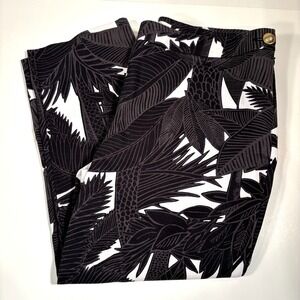Chicos Pants Woman Sz. 1.5 Black White Leaf Tropical Palms Cropped Side Zip EUC